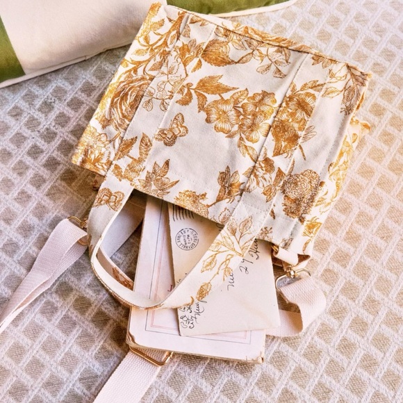 ISO In search of Sézane mini tote bag floral - Picture 5 of 5